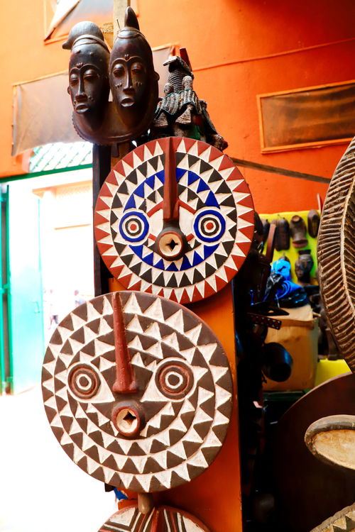 西非风情，手工瑰宝 布基纳法索特色工艺品与礼仪用品鉴赏